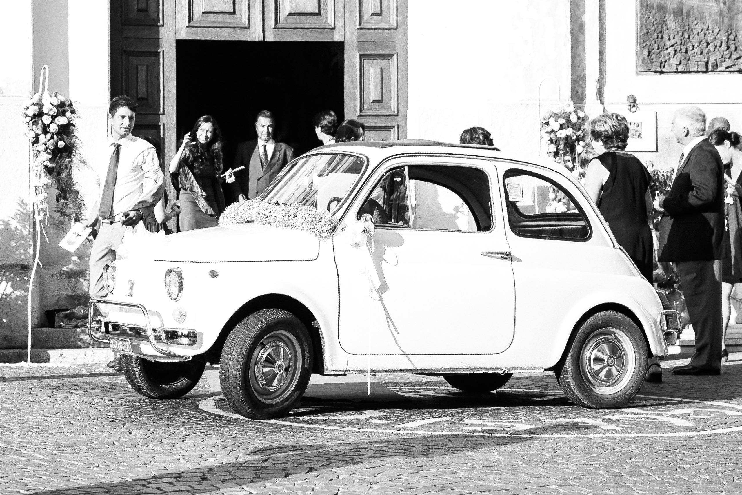 Alter Fiat 500 als Hochzeitsauto